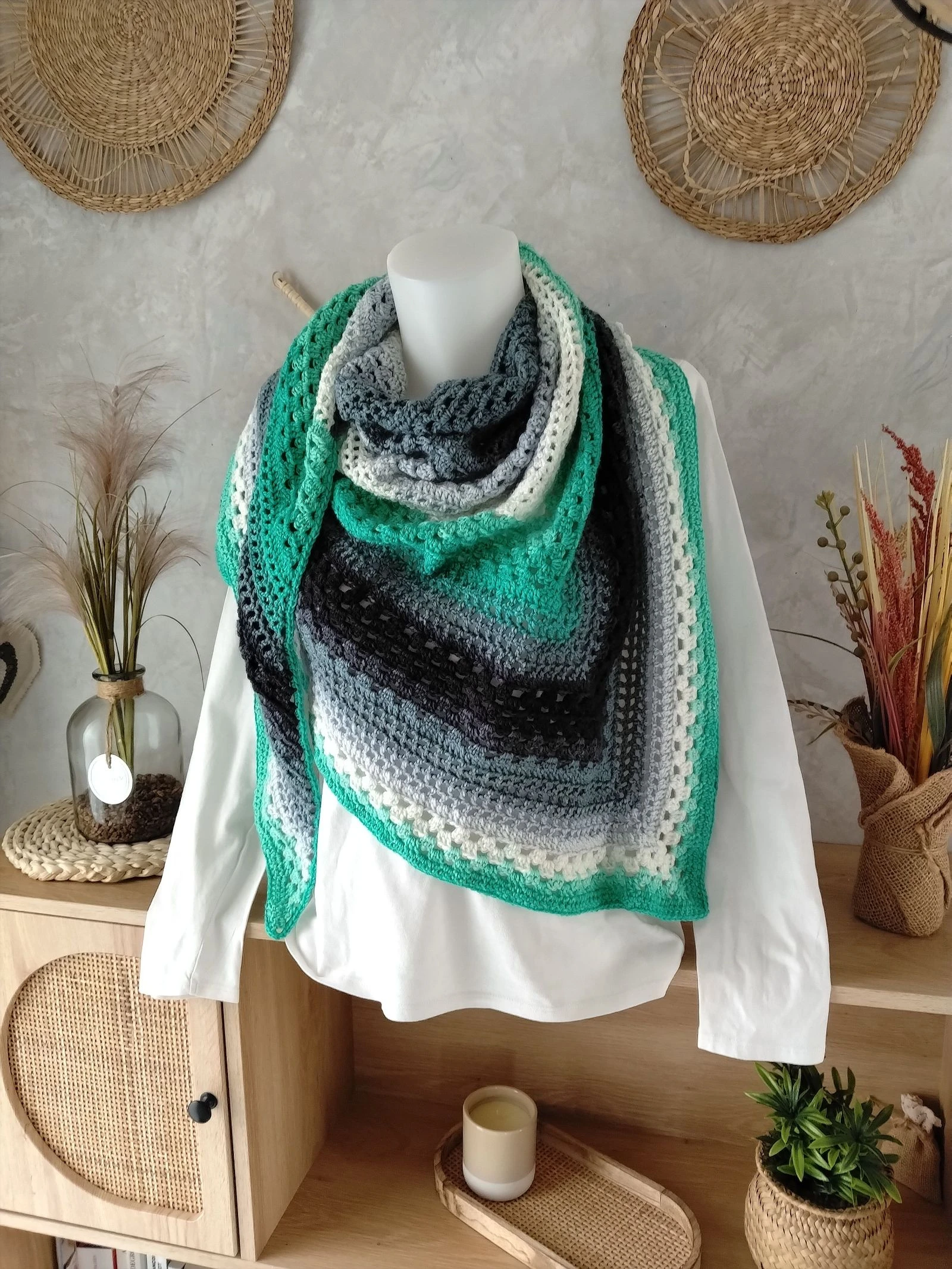 🧶 Xale / Lenço Feito à Mão com Crochê – Nuances Esmeralda & Cinza – photo 7